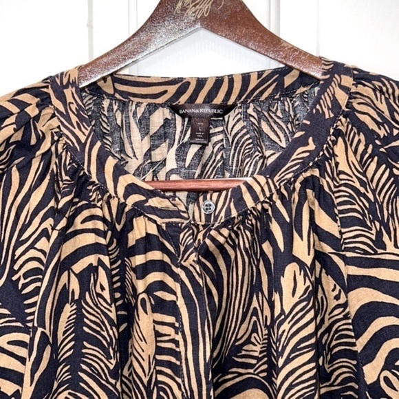 Banana Republic Boho Style Tunic Top Large Petite
Navy Blue Tan Zebra Animal - Picture 5 of 11
